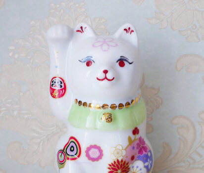2023年1月22日21時～新春初売り「手作り招き猫」と「天然石」の販売をいたします。